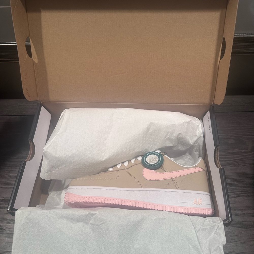 Nike Air Force 1 Low Retro women’s size 7/Men 5.5 Linen
